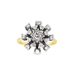 Pre Owned 18ct Diamond Cluster Ring ZV865